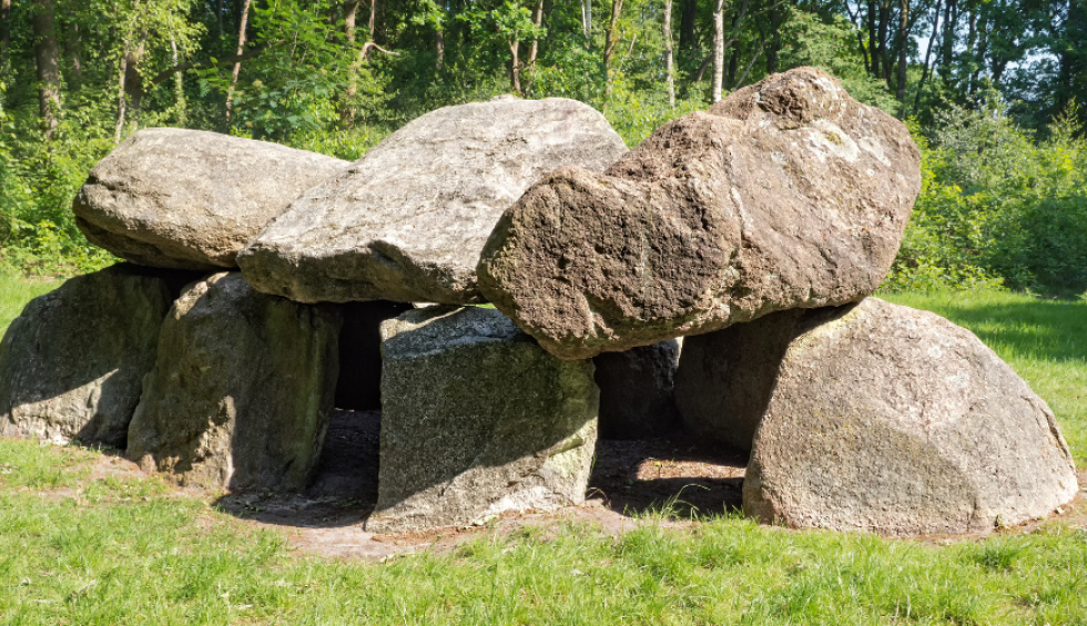 hunnebed tynaarloo.png