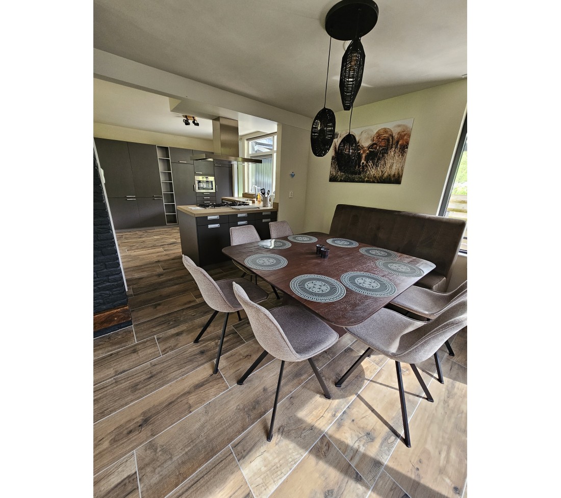 Eetgedeelte vakantiehuis gasselte.jpg