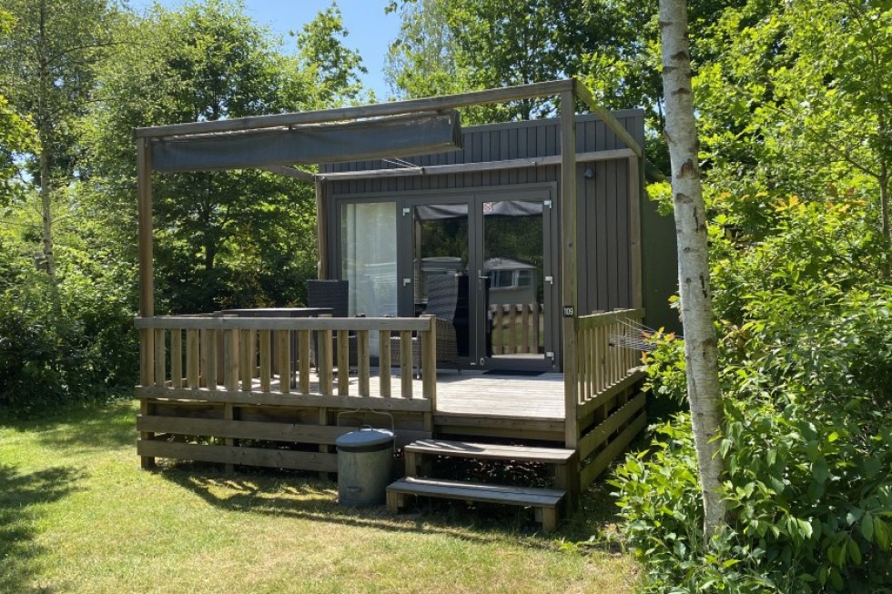 vakantiewoning-groningen-chalet-veranda.jpg