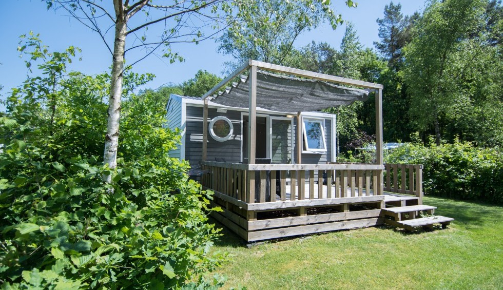 natuurhuisje-groningen-veranda-zonnescherm.jpg