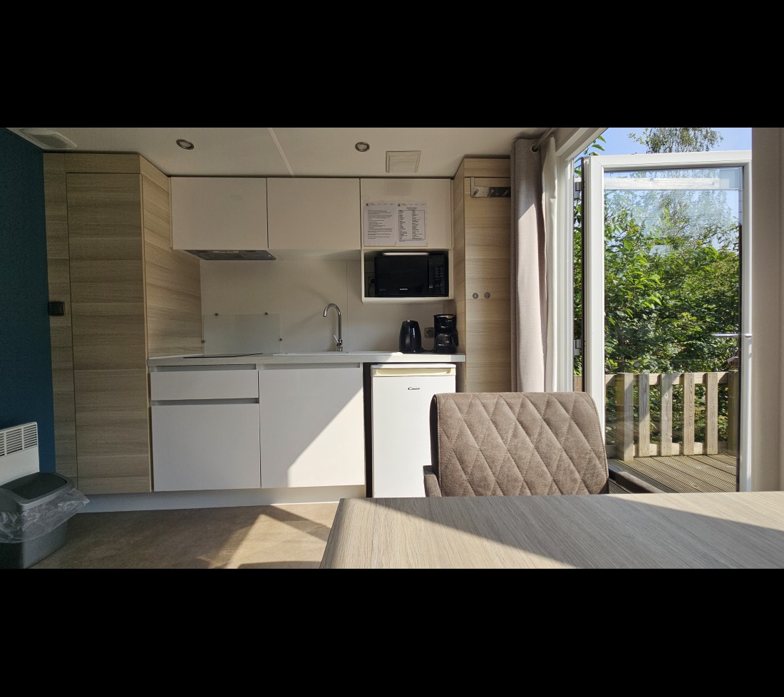 Berkenstudio de luxe in Gasselte met keuken.jpg