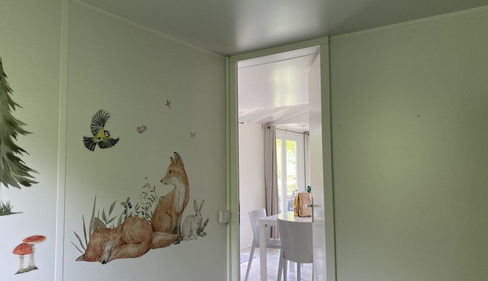 natuurhuisje-assen-kinderkamer-muurschildering-bosdieren.jpg