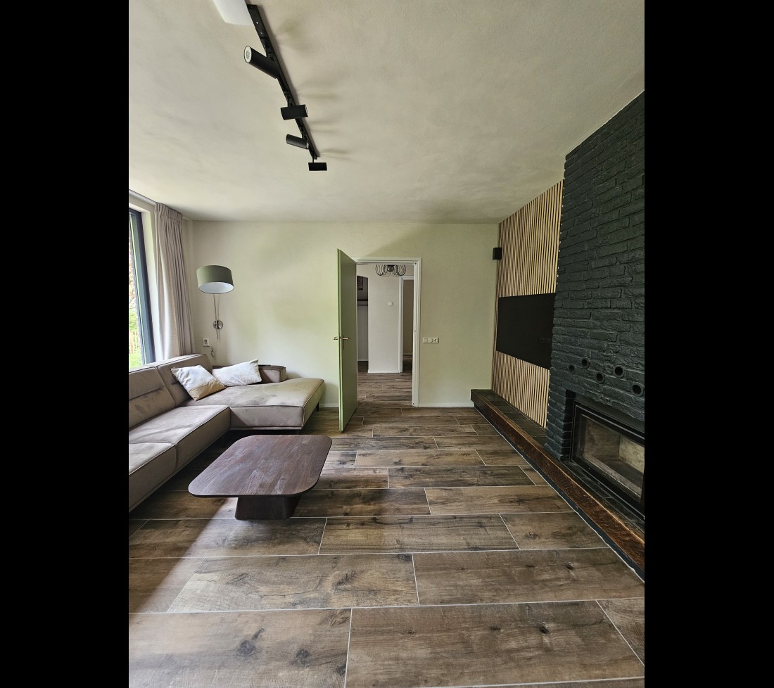 Woonkamer met cinewall.jpg
