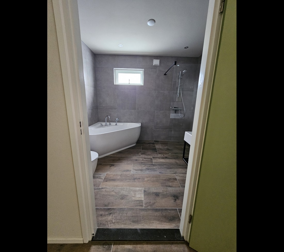 Badkamer beneden Vakantiehuis de Berken.jpg