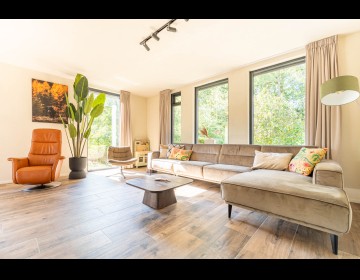 Ruime woonkamer vakantiehuis Gasselte