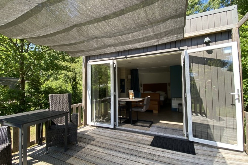vakantiewoning-grolloo-chalet-openslaande-deuren.jpg