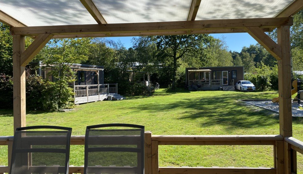 camping-assen-veranda-chalets-natuur.jpg