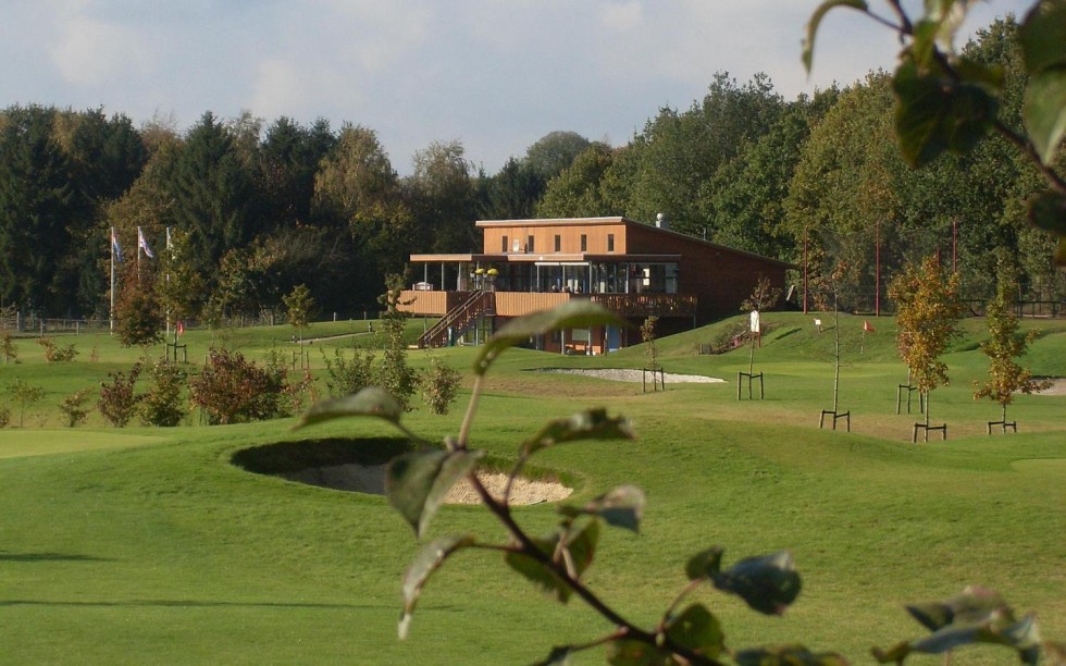 Country golf ees.jpg