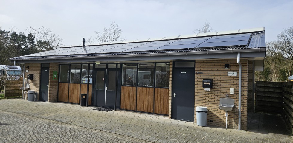 sanitairgebouw 1
