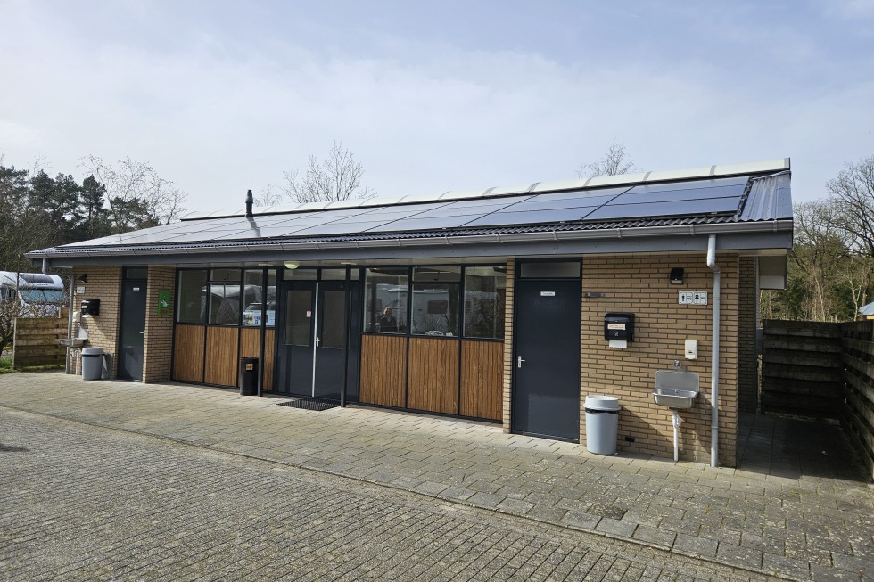 sanitairgebouw 1